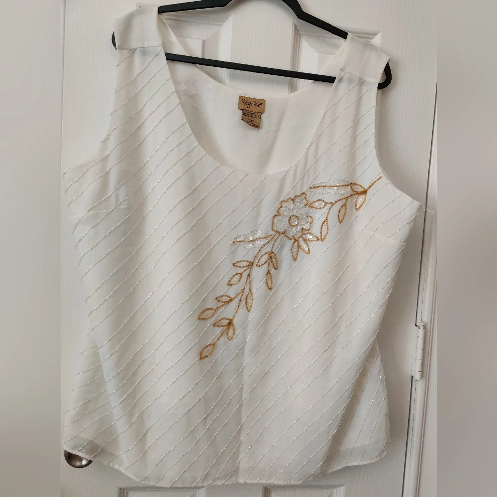 Midnight Velvet White Floral Embroidered Blouse - Picture 4 of 5